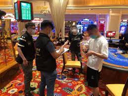 德州扑克中的“偷盲”技巧：如何通过策略赢得小额筹码-博彩排名网-博彩论坛-博彩社区